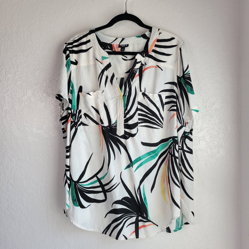 Torrid Black and Green Tropical Print Harper Blouse